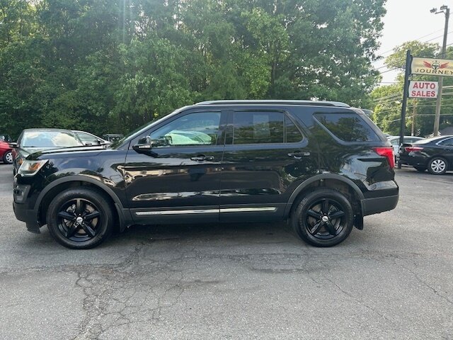 Used 2016 Ford Explorer XLT w/ Equipment Group 202A AWD/4WD image 2