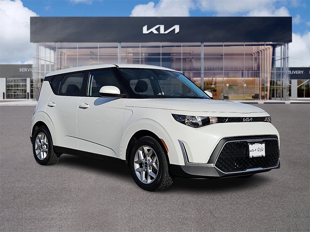 Certified 2025 Kia Soul LX w/ LX Technology Package image 1