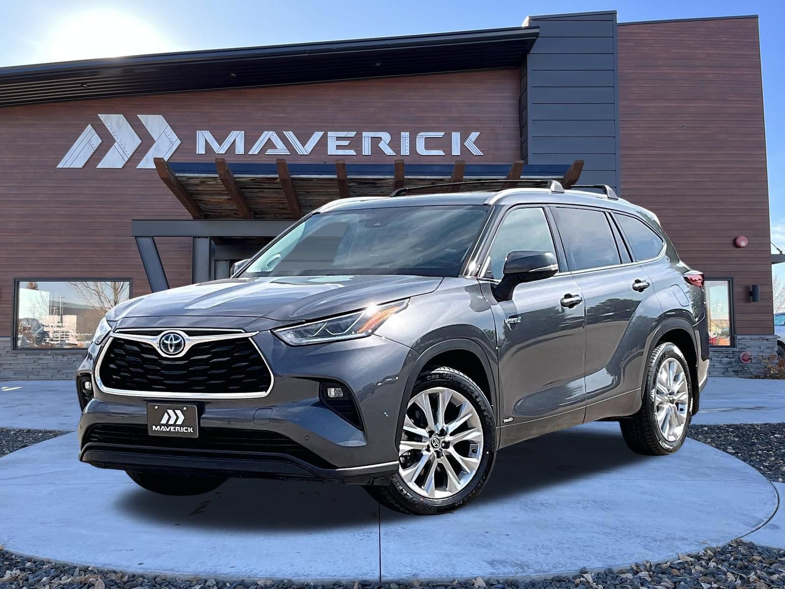 Used 2021 Toyota Highlander Limited AWD/4WD image 3