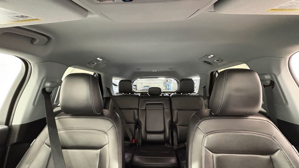 Used 2023 Ford Explorer XLT w/ Equipment Group 202A image 29
