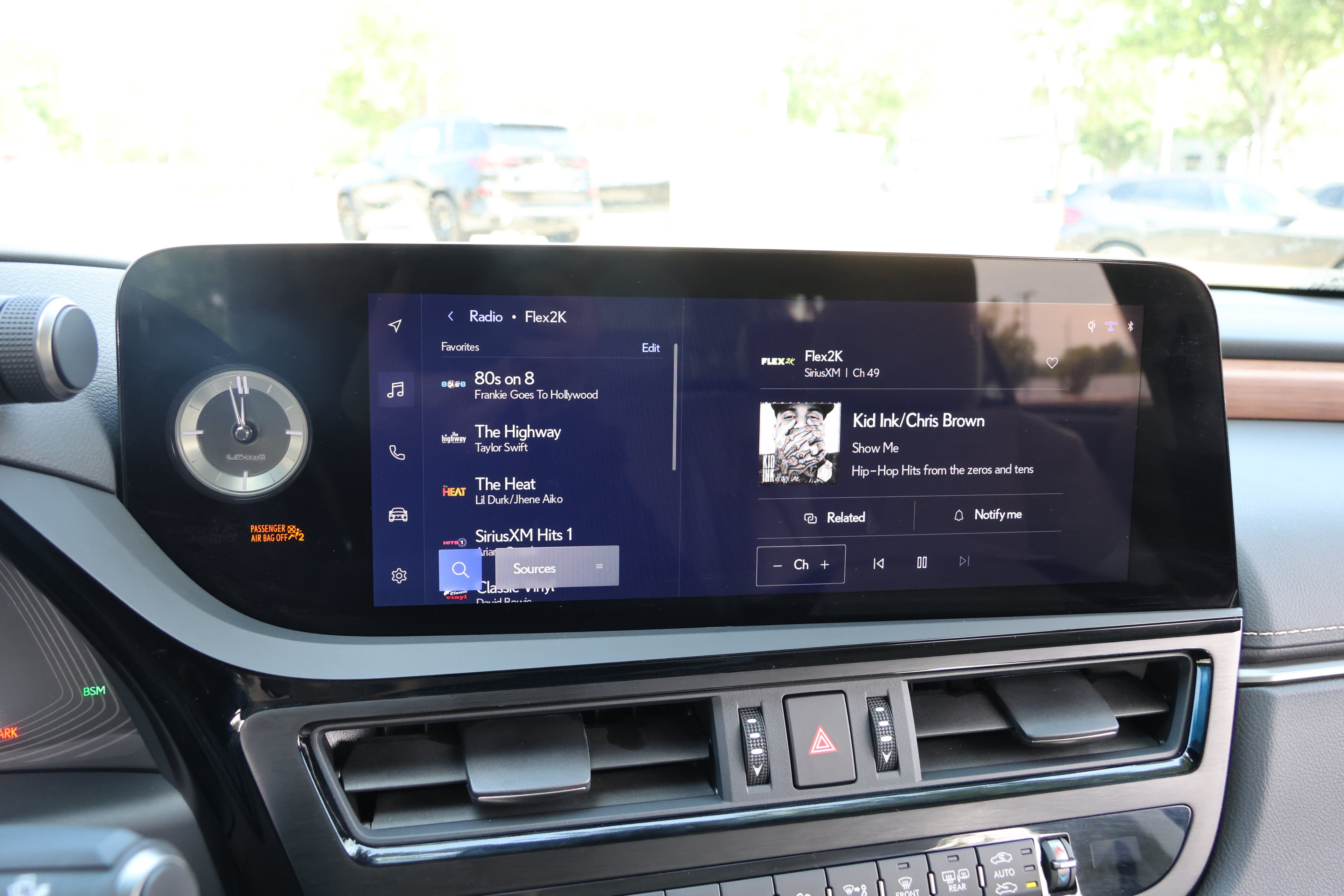 Used 2025 Lexus ES 300h w/ Premium Package FWD image 21