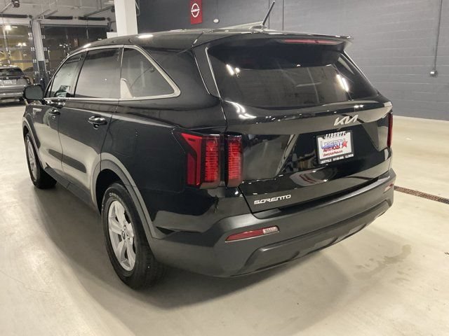 Used 2023 Kia Sorento LX FWD image 14
