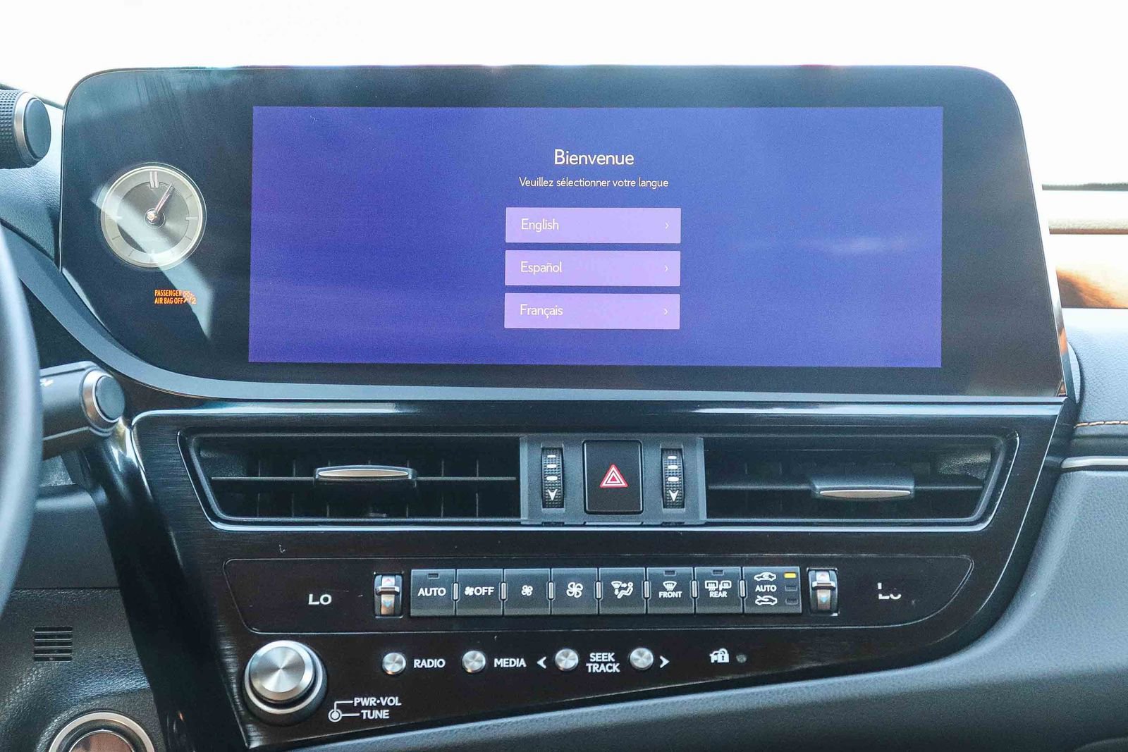 Used 2024 Lexus ES 300h w/ Premium Package FWD image 17
