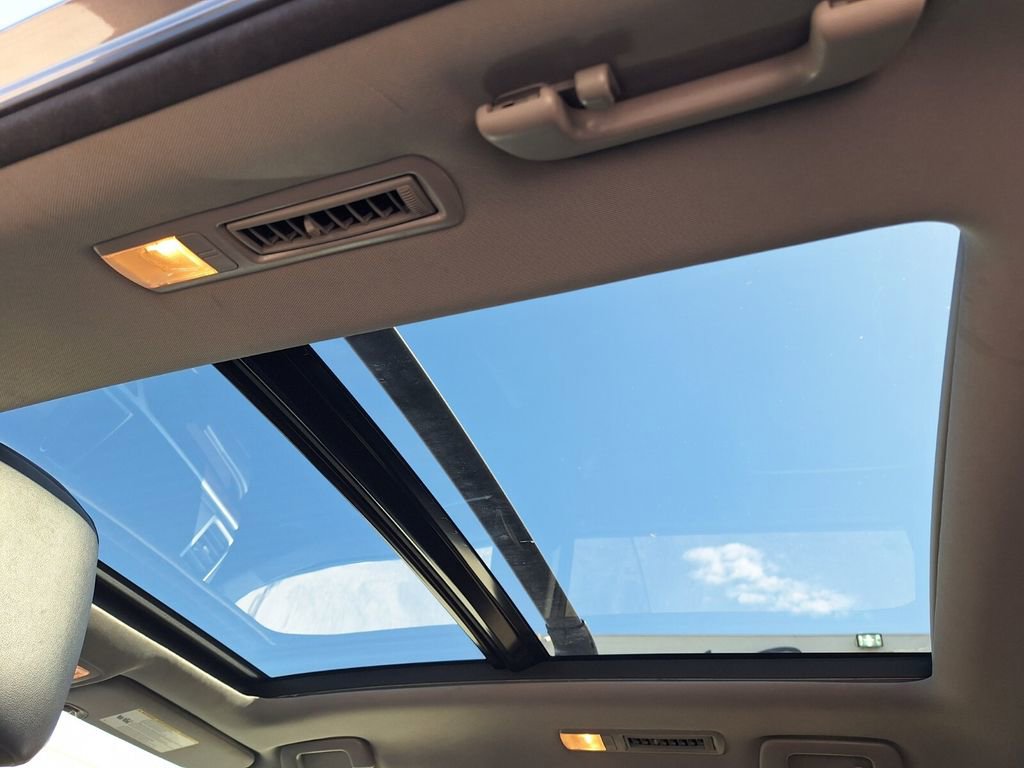 Used 2016 Toyota Highlander Limited Platinum image 9