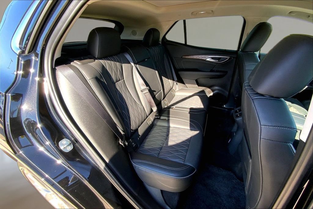 Used 2023 Buick Envision Avenir FWD image 26