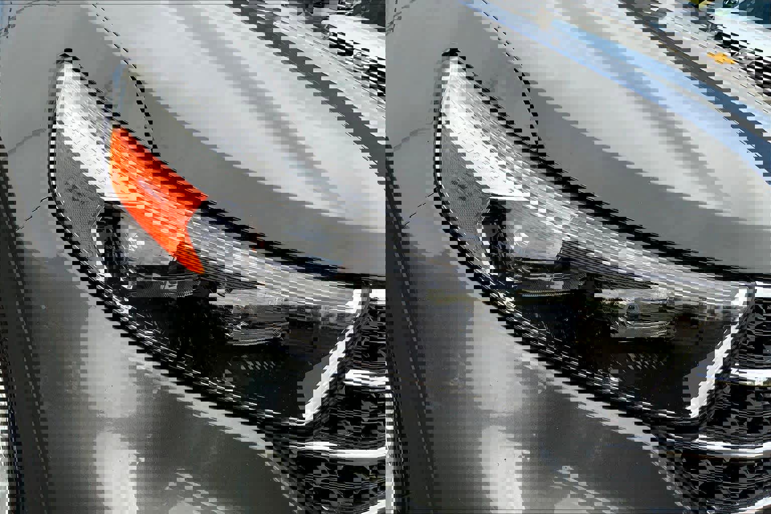 Used 2020 Ford Explorer XLT w/ Equipment Group 202A image 28