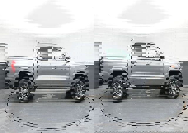 New 2026 Chevrolet Colorado LT image 15