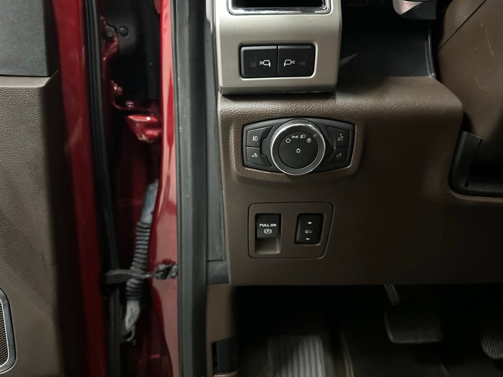 Used 2018 Ford F150 King Ranch w/ Equipment Group 601A Luxury AWD/4WD image 34