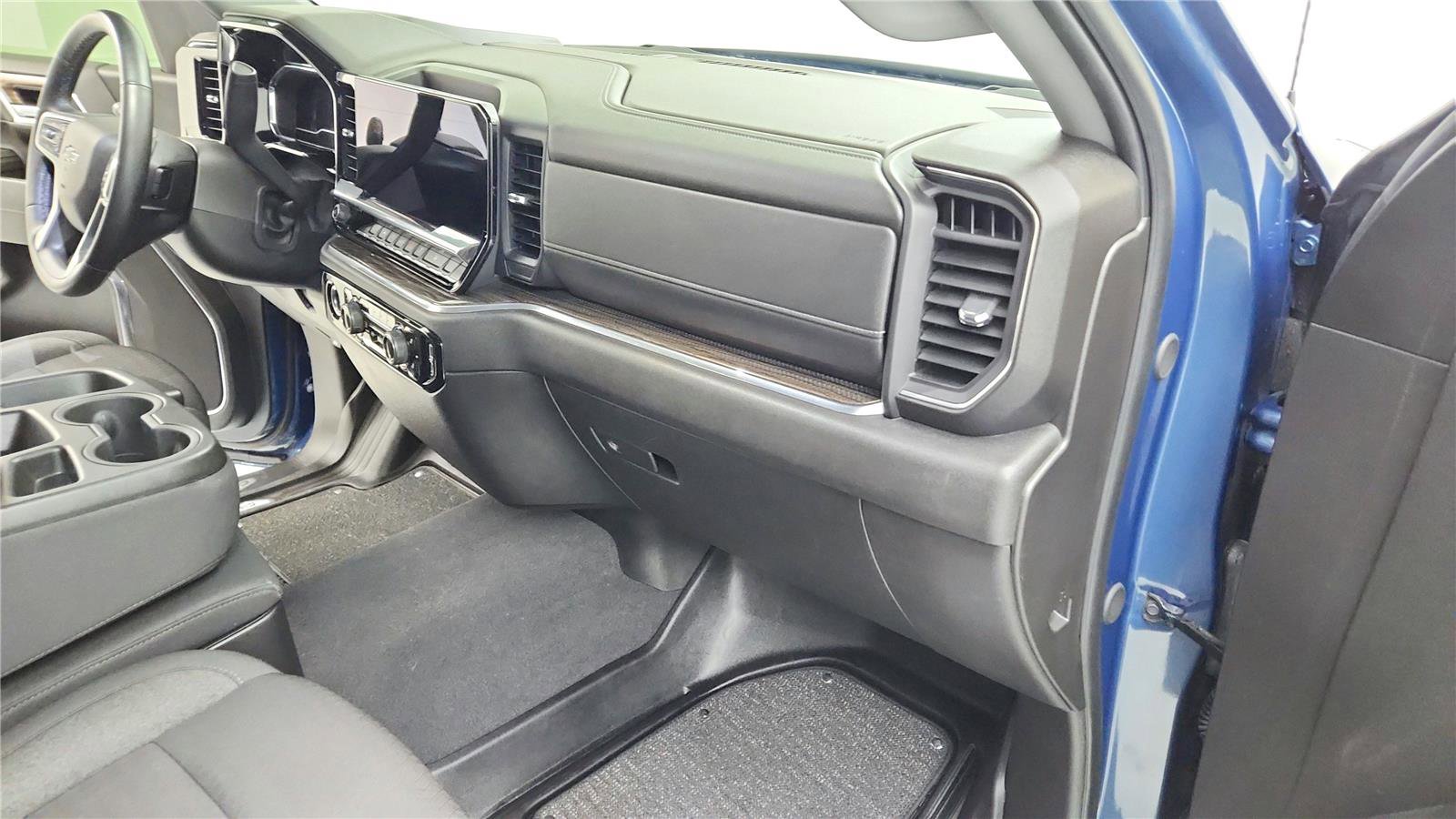 Used 2024 Chevrolet Silverado 1500 RST w/ Protection Package AWD/4WD image 20