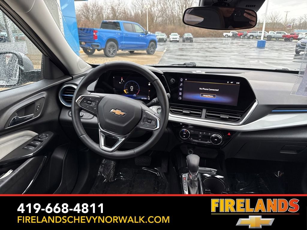Used 2025 Chevrolet Trax LT w/ LT Convenience Package image 34