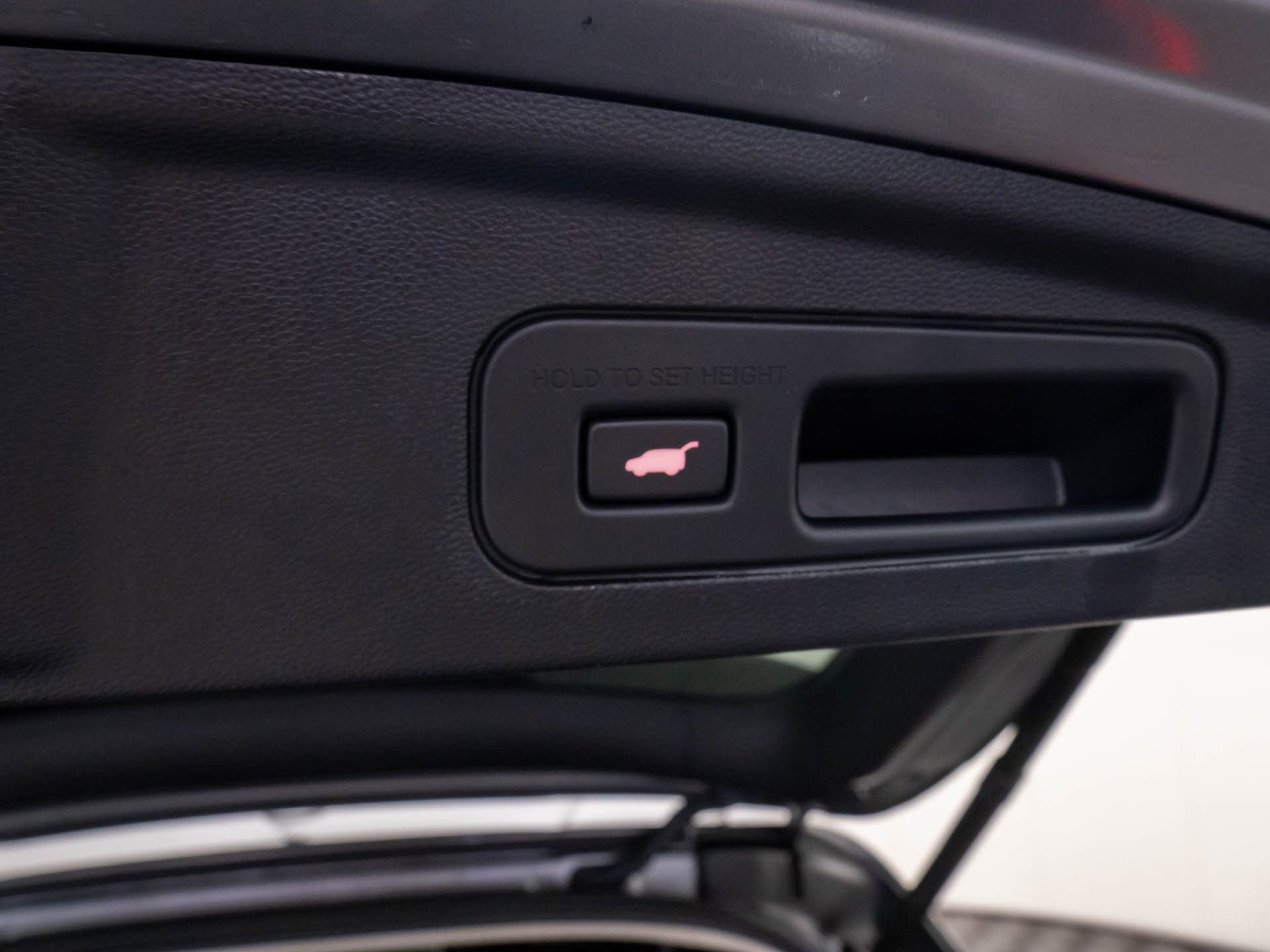 Used 2023 Acura MDX SH-AWD image 36