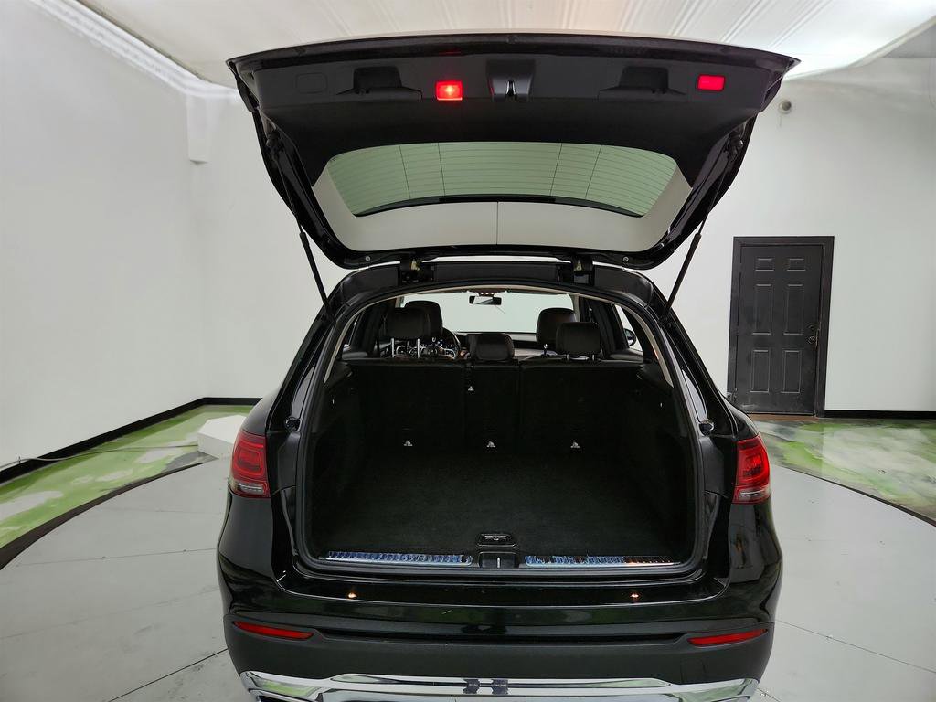 Used 2020 Mercedes-Benz GLC 300 4MATIC image 28