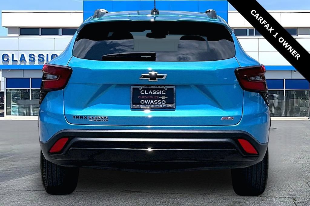 Used 2025 Chevrolet Trax RS FWD image 4
