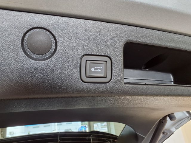Used 2026 Chevrolet Equinox LT w/ Convenience Package II FWD image 24