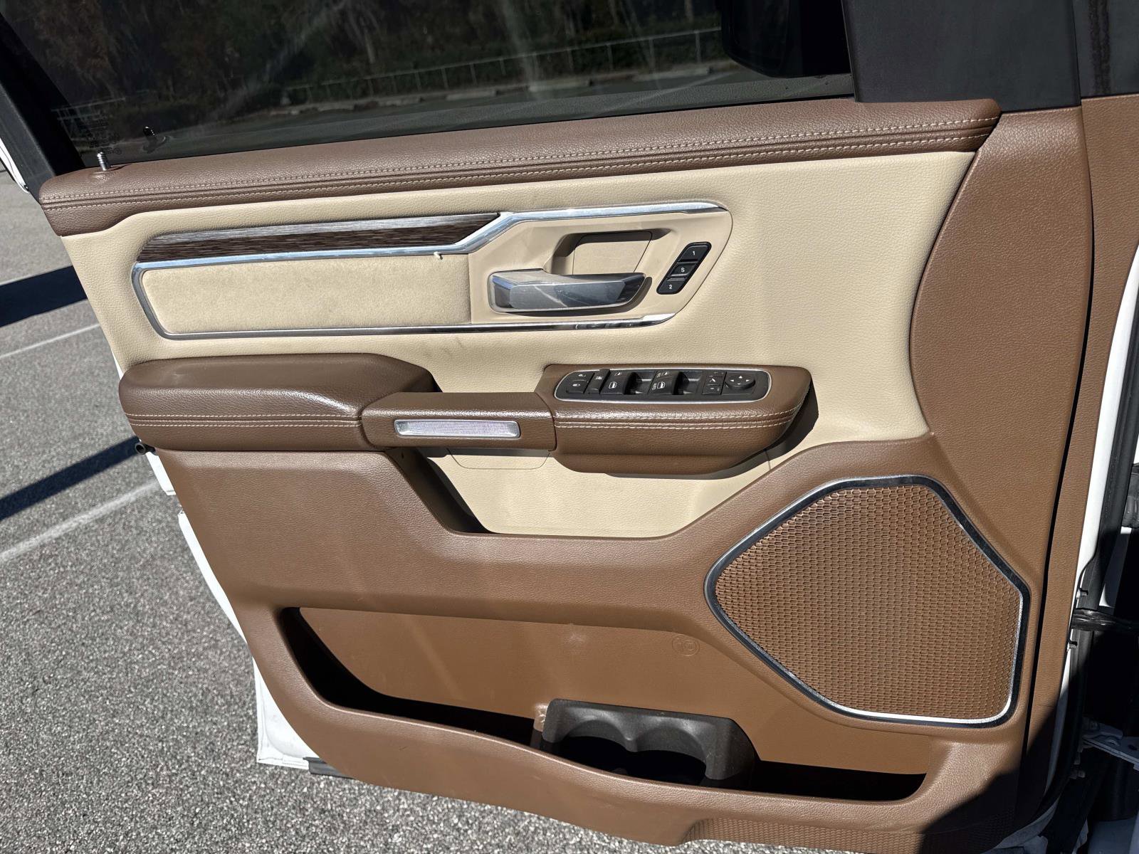 Used 2019 RAM 1500 Laramie image 17