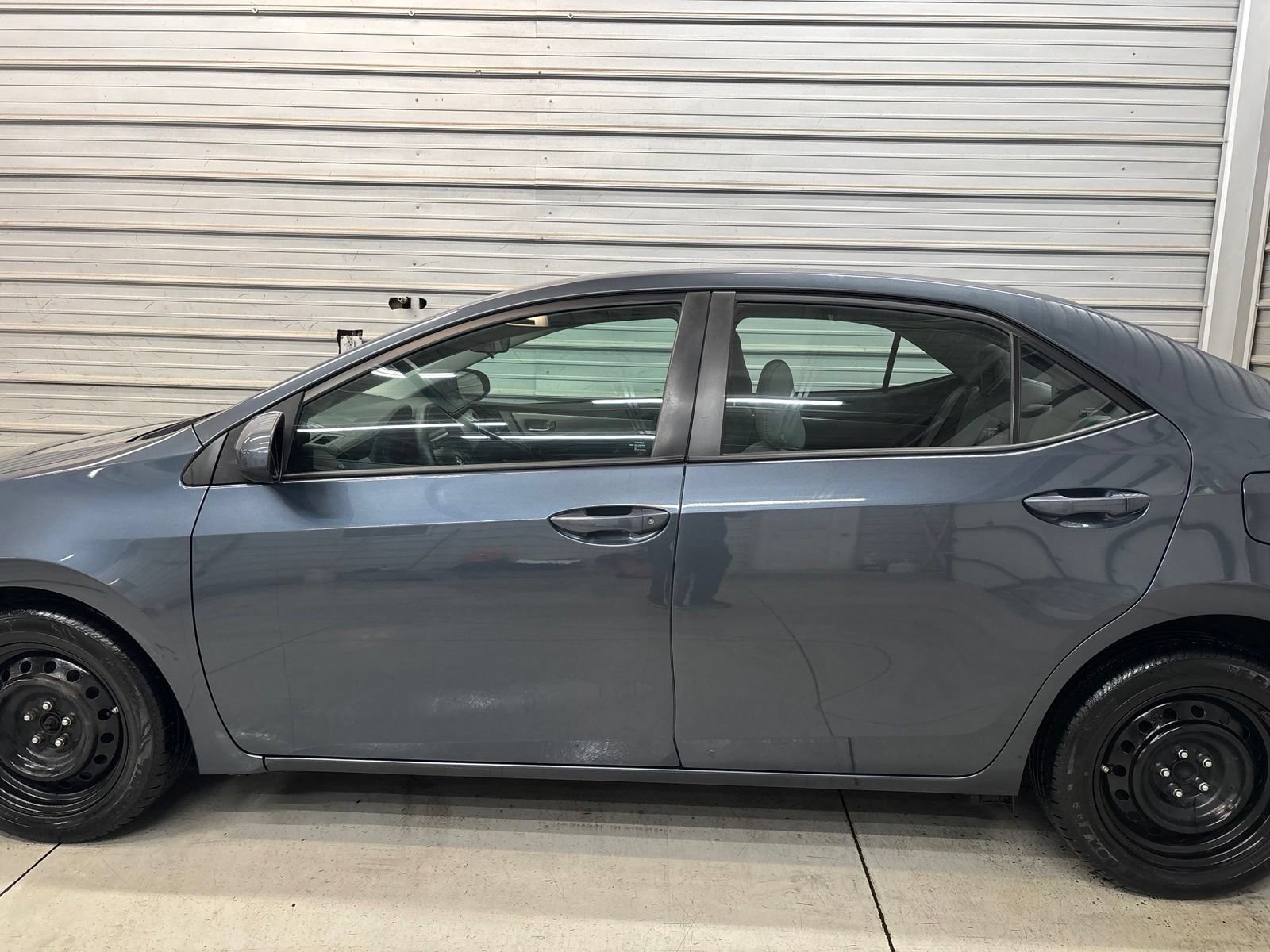 Used 2018 Toyota Corolla LE FWD image 7
