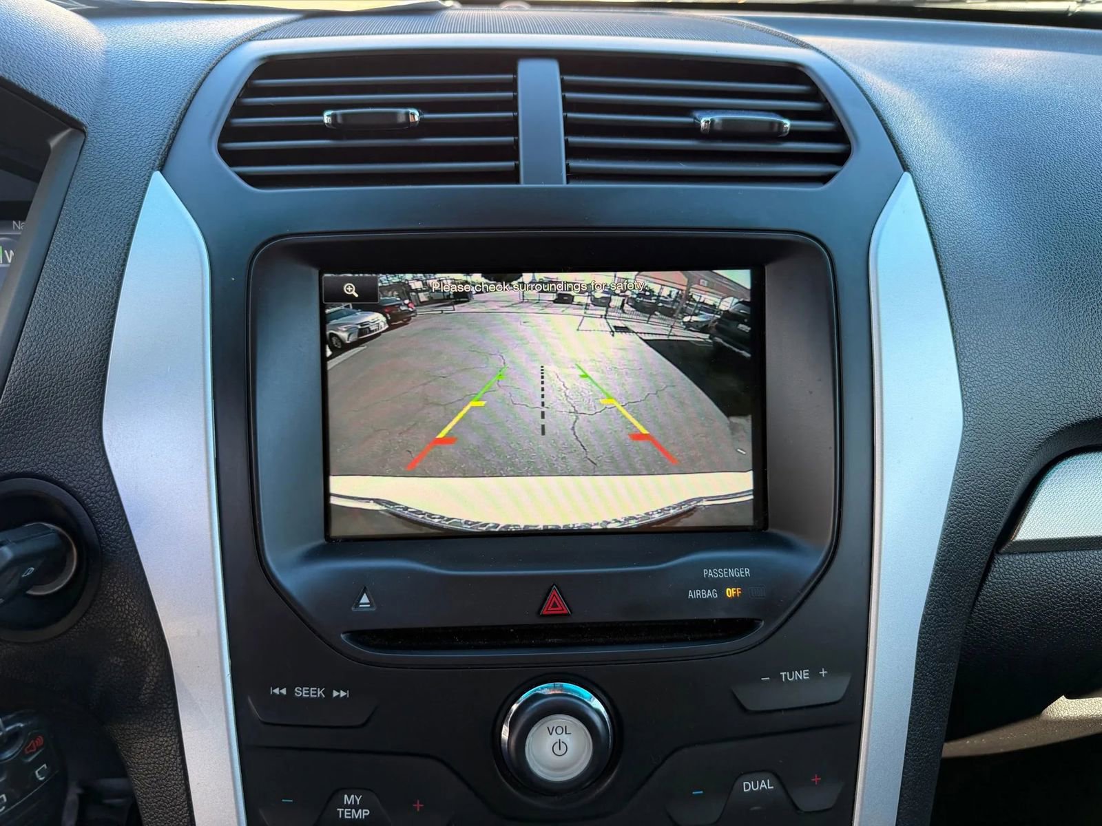 Used 2015 Ford Explorer XLT w/ Equipment Group 202A AWD/4WD image 48