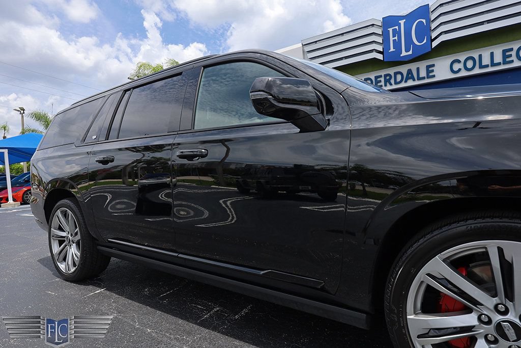 Used 2026 Cadillac Escalade ESV Platinum Sport AWD/4WD image 11