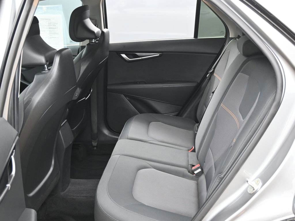 Used 2023 Kia Niro LX image 29