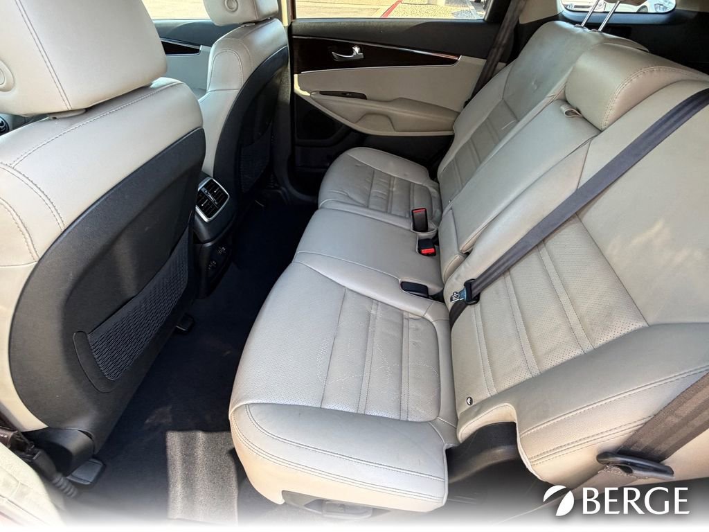 Used 2020 Kia Sorento EX image 15