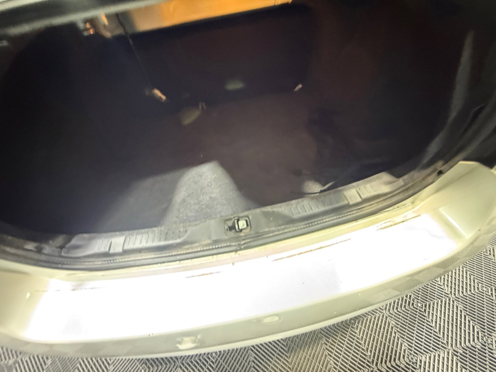 Used 2011 Nissan Sentra 2.0 SR w/ Convenience Pkg image 34