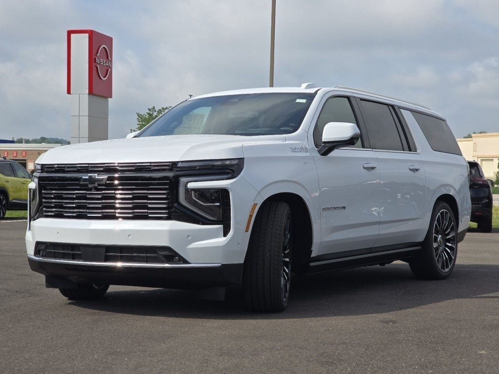 New 2026 Chevrolet Suburban High Country AWD/4WD image 10