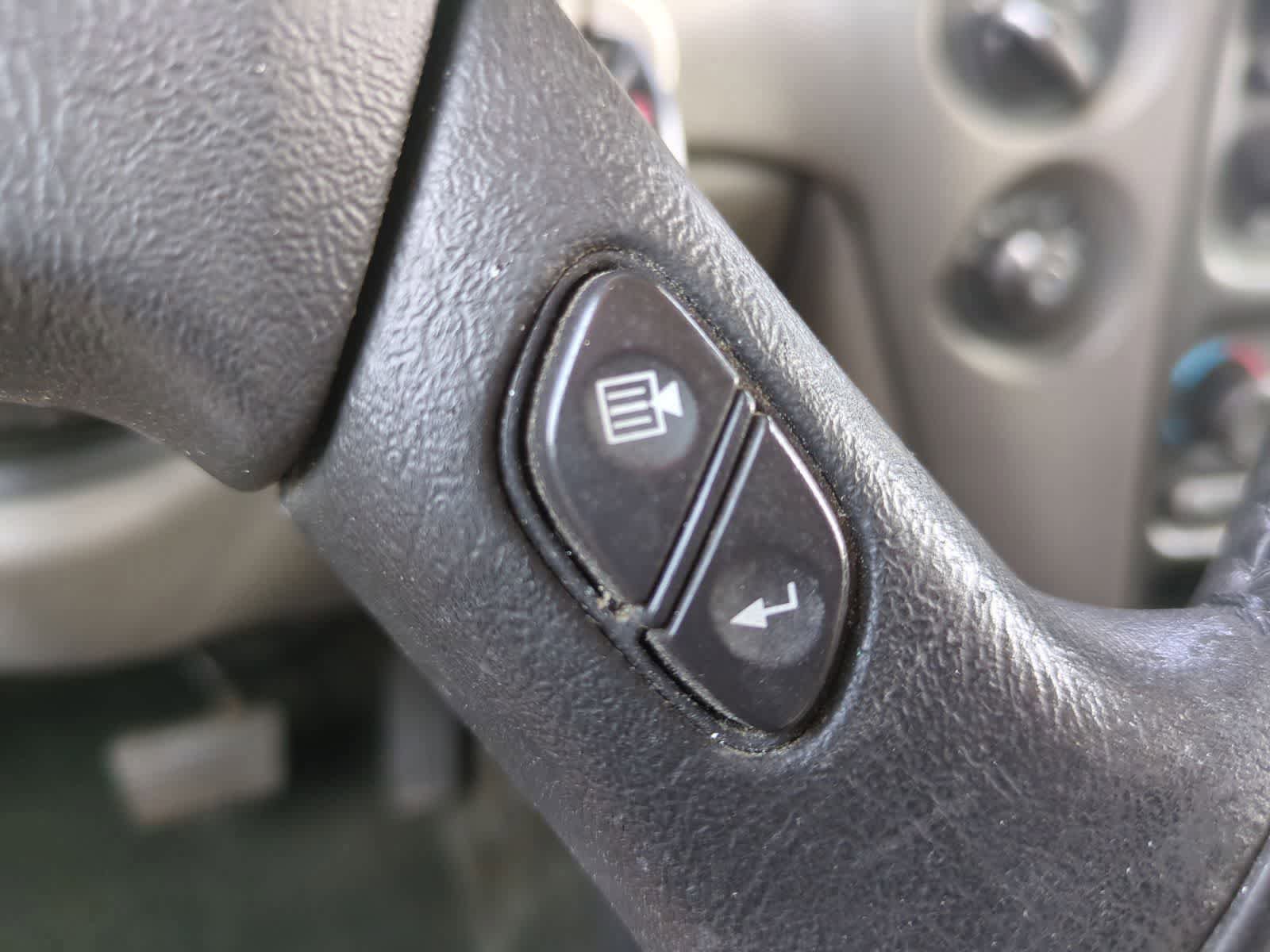 Used 2004 Chevrolet TrailBlazer LT w/ LT Preferred Equipment Group AWD/4WD image 30