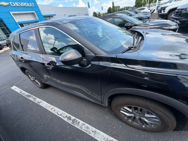 Used 2023 Nissan Rogue S AWD/4WD image 3