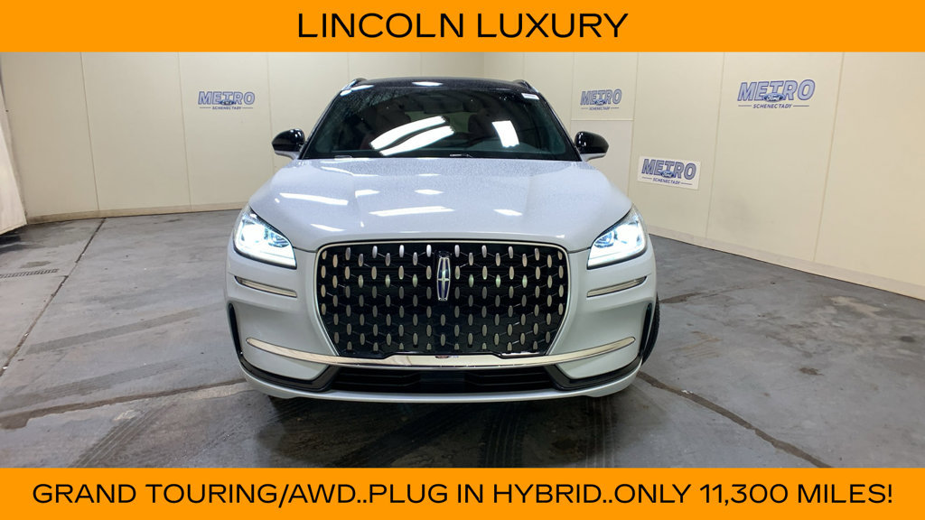 Used 2025 Lincoln Corsair Grand Touring w/ Towing Package AWD/4WD image 8
