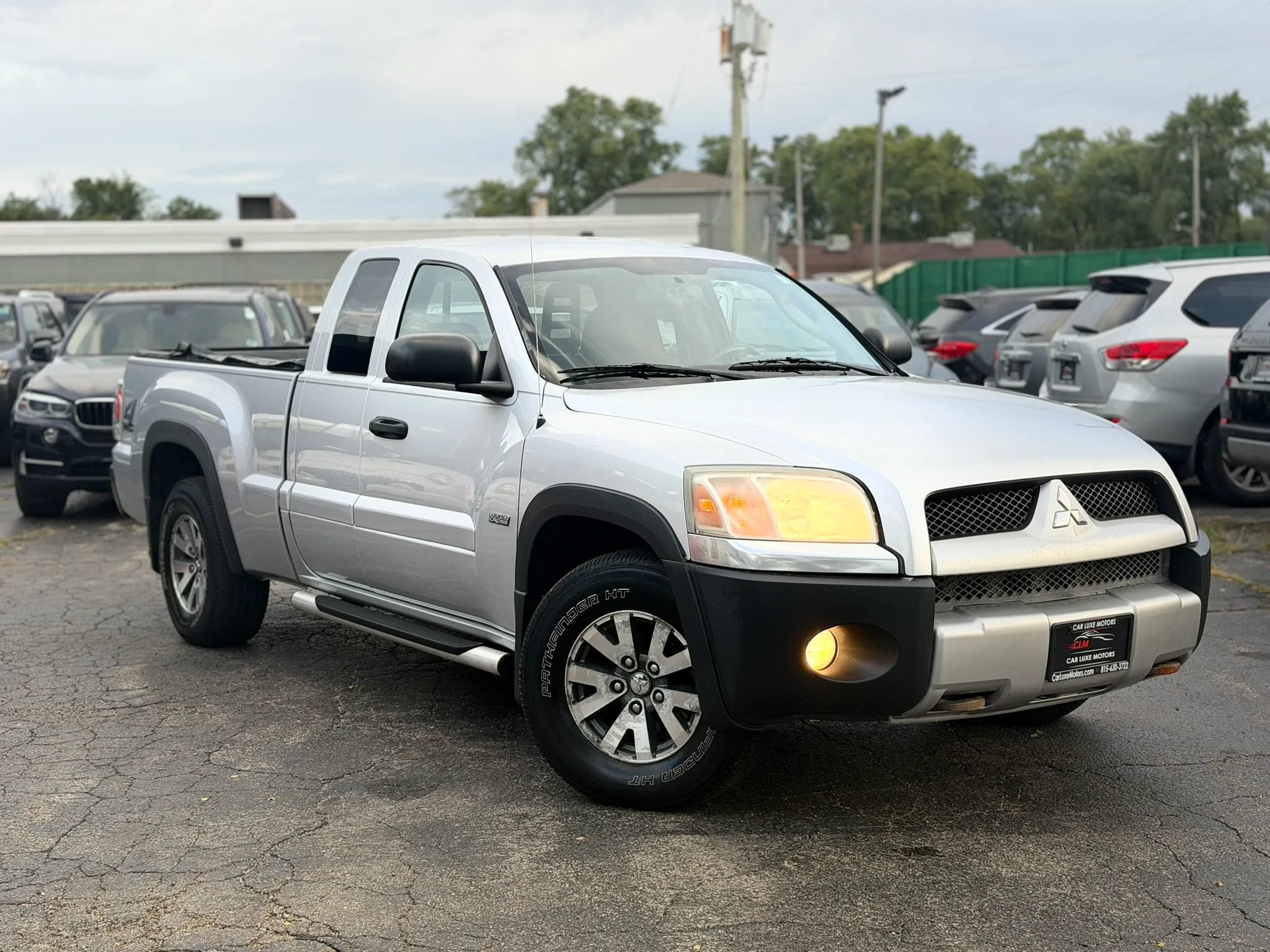Used 2006 Mitsubishi Raider DuroCross AWD/4WD image 3