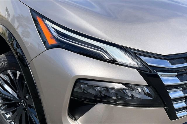 New 2026 Nissan Rogue Platinum image 10