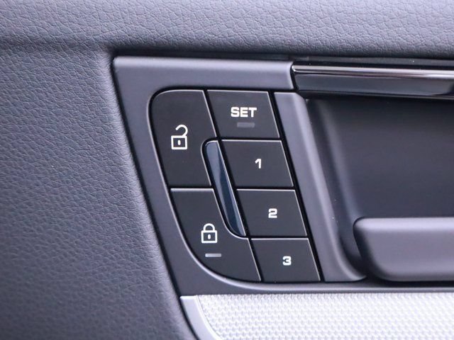 Used 2024 Porsche Cayenne S AWD/4WD image 30