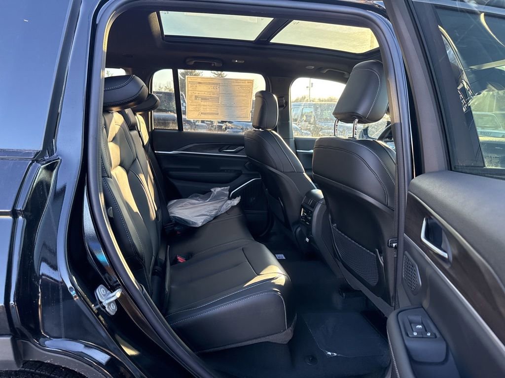 New 2026 Jeep Grand Cherokee Limited AWD/4WD image 26