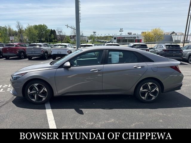 Used 2023 Hyundai Elantra SEL w/ Convenience Package FWD image 4