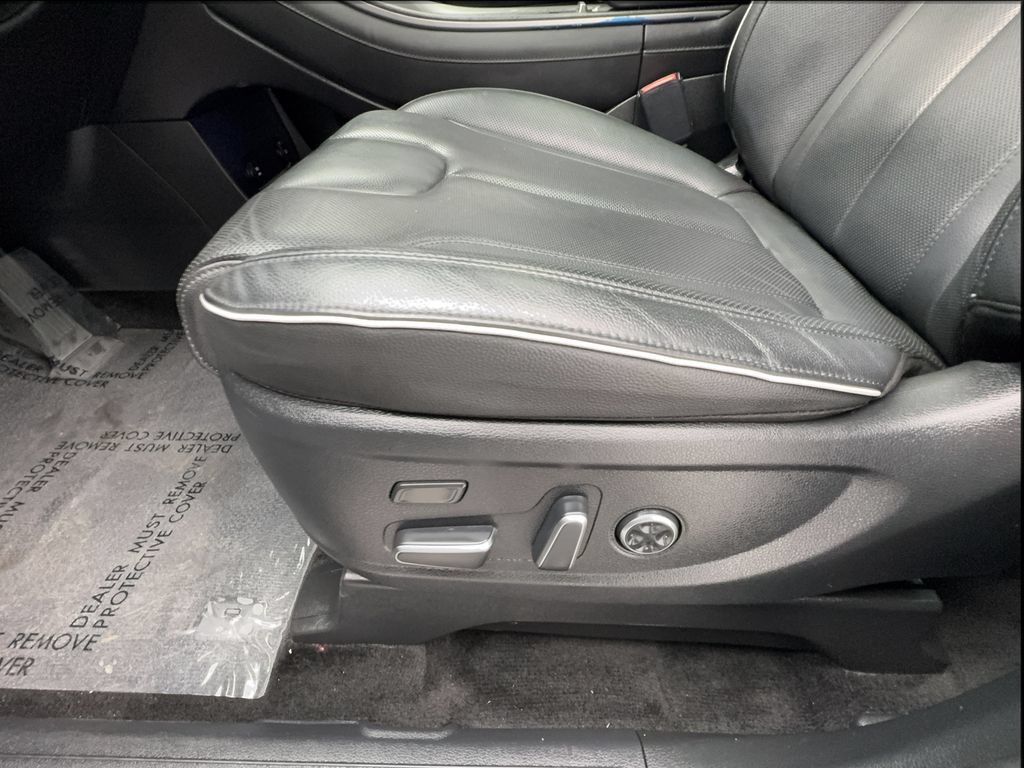 Used 2024 Hyundai Palisade Limited AWD/4WD image 23