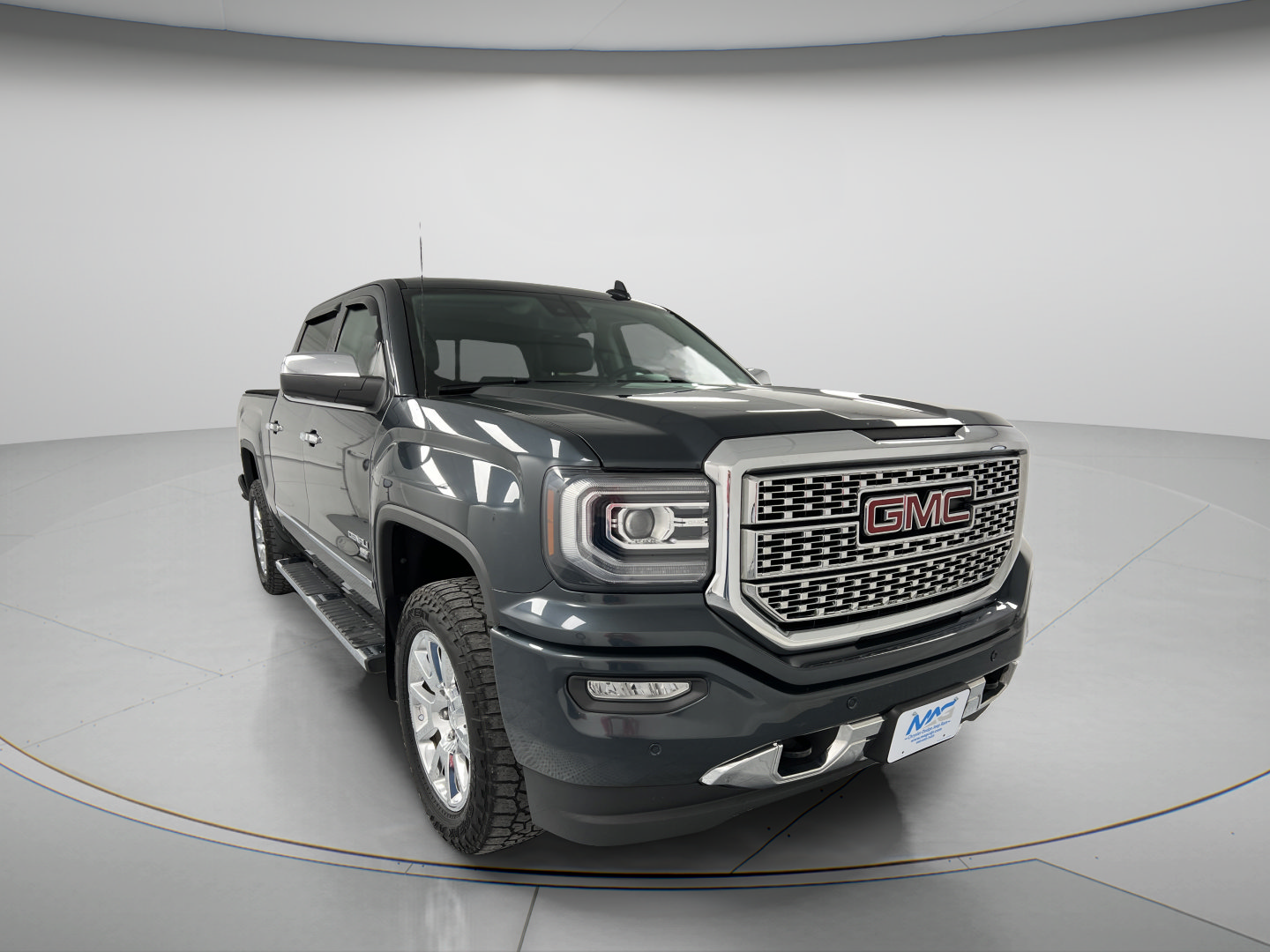 Used 2018 GMC Sierra 1500 Denali AWD/4WD image 2