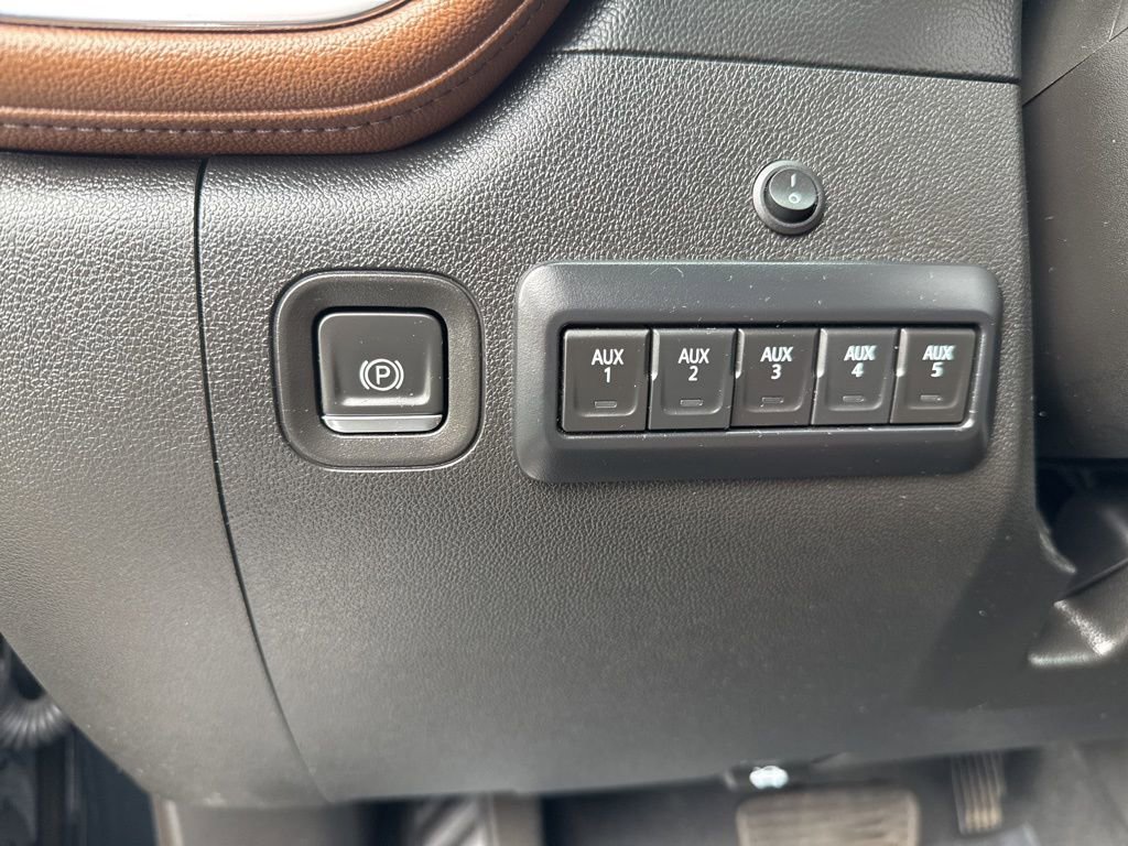 Used 2021 Chevrolet Silverado 3500 High Country w/ Z71 Off-Road Package image 21