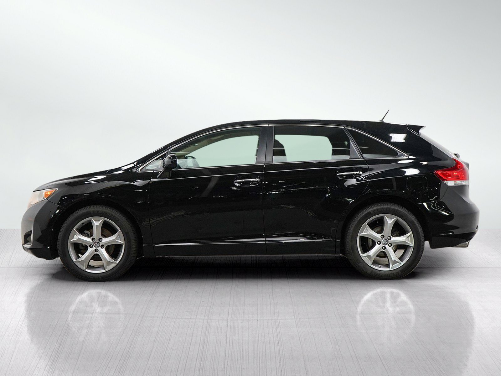 Used 2009 Toyota Venza AWD image 2