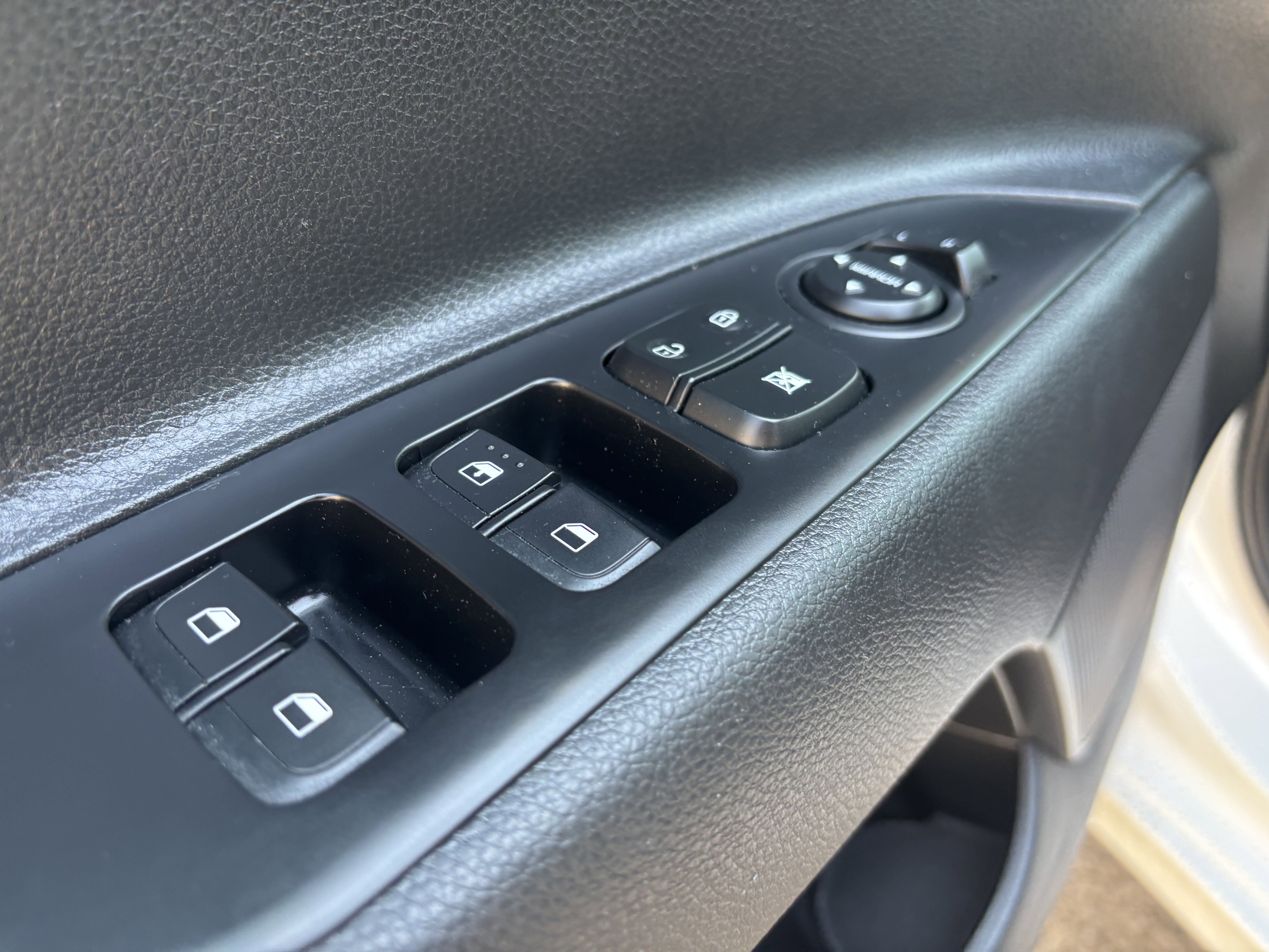 Used 2023 Kia Rio LX image 40