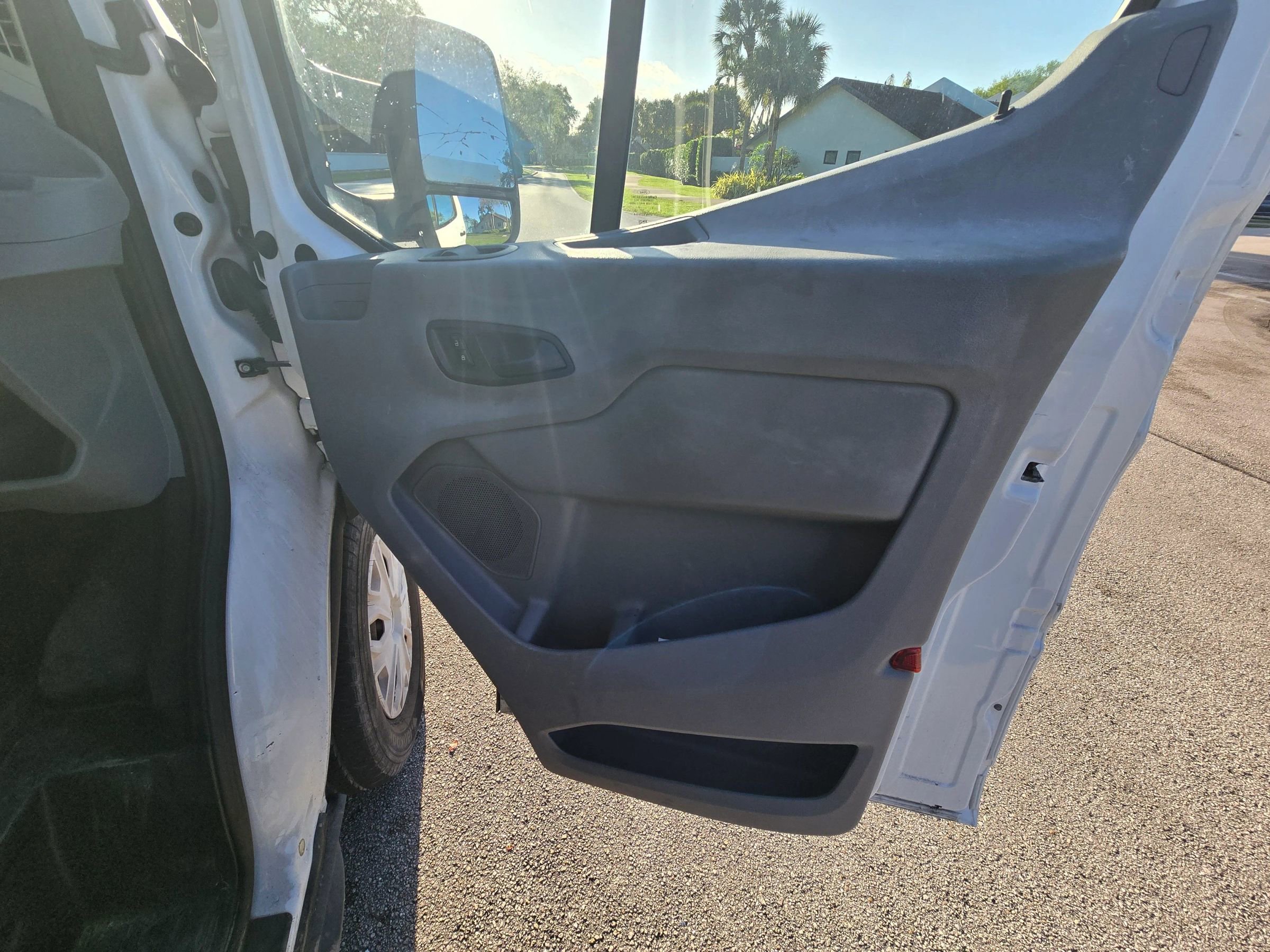 Used 2015 Ford Transit 150 130 Low Roof w/ Exterior Upgrade Package RWD image 16