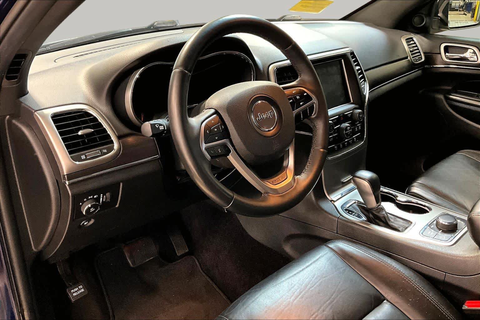 Used 2018 Jeep Grand Cherokee Limited AWD/4WD image 17