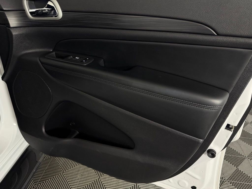 Used 2022 Jeep Grand Cherokee Laredo X image 35