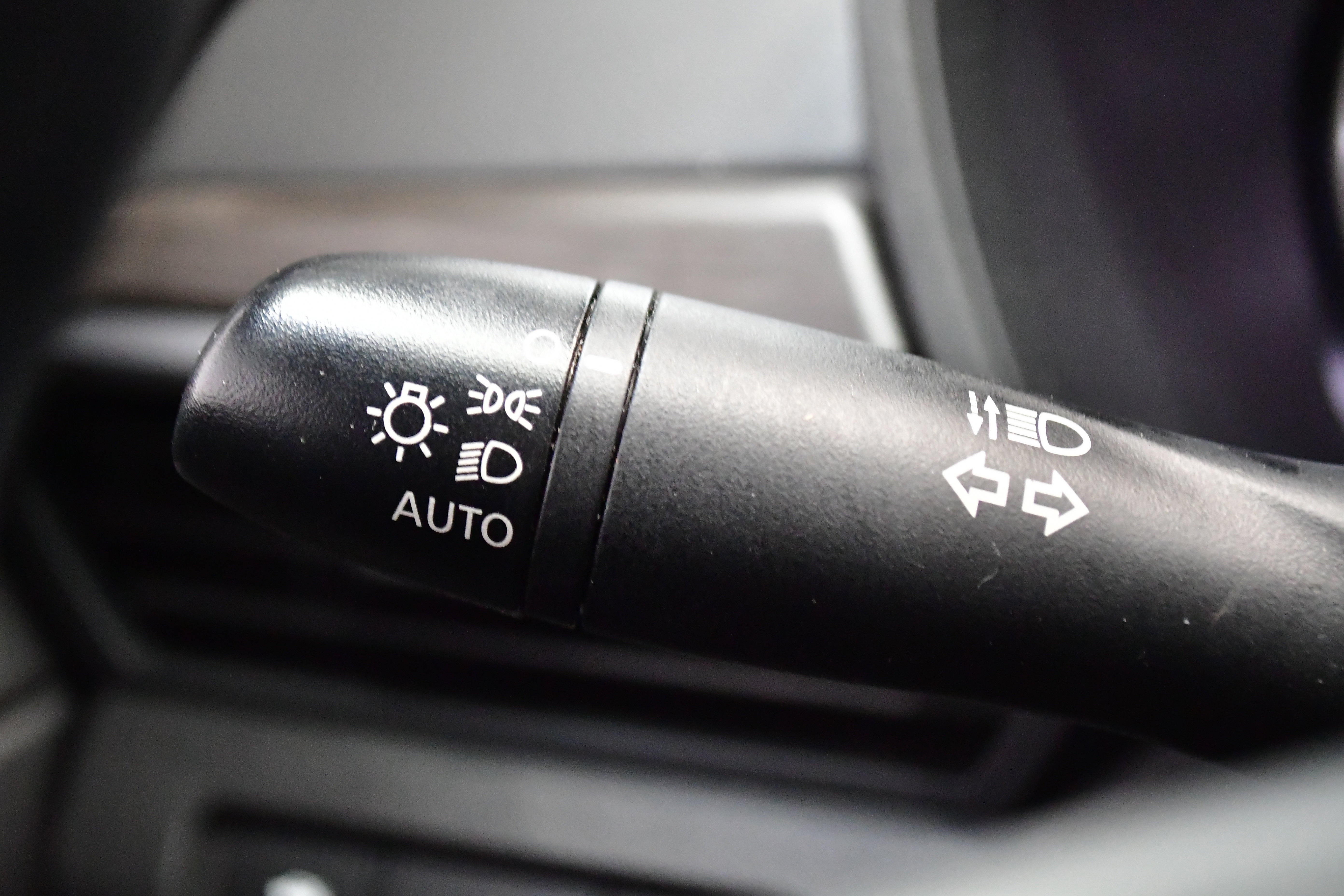 Used 2025 Nissan Altima 2.5 SV FWD image 19