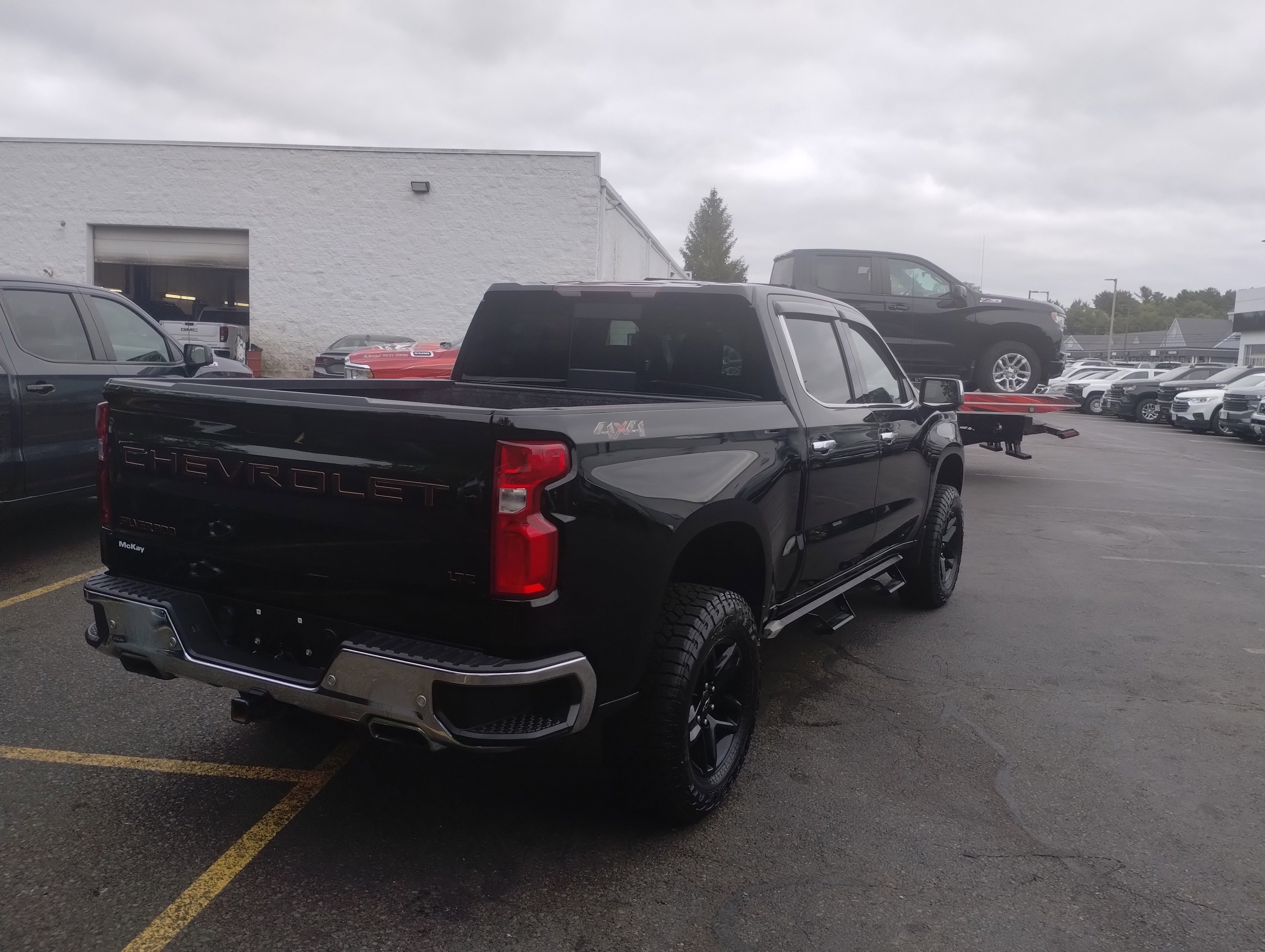 Used 2022 Chevrolet Silverado 1500 LTZ w/ Safety Package II image 3