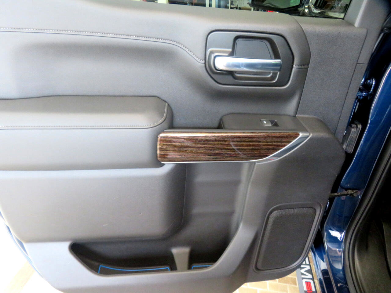 Used 2020 GMC Sierra 1500 SLE image 19