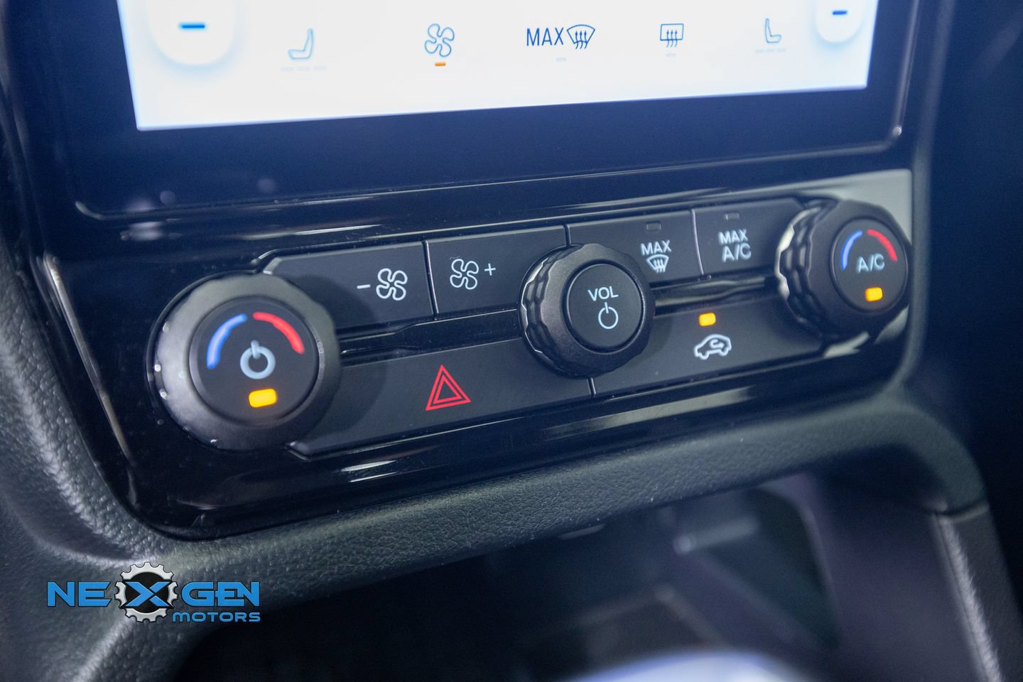 Used 2025 Ford Ranger XLT w/ Equipment Group 301A High AWD/4WD image 21