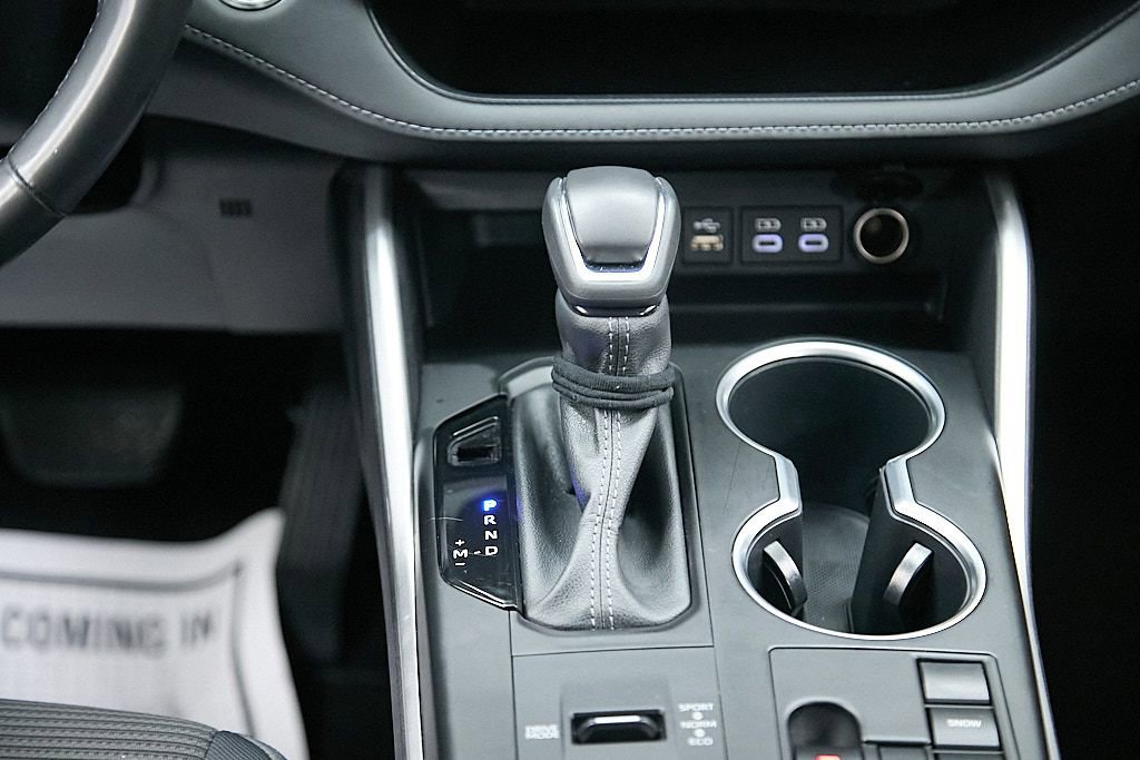 Used 2023 Toyota Highlander LE image 33