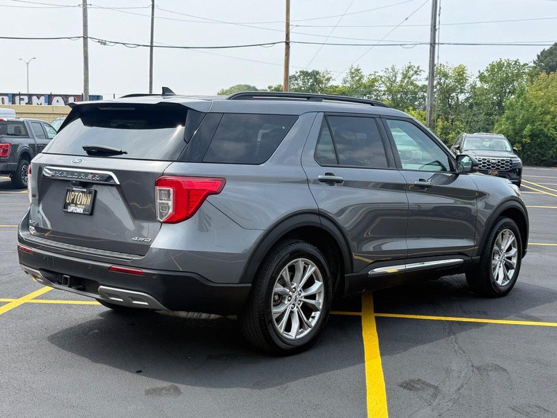Certified 2023 Ford Explorer XLT w/ Equipment Group 202A AWD/4WD image 3