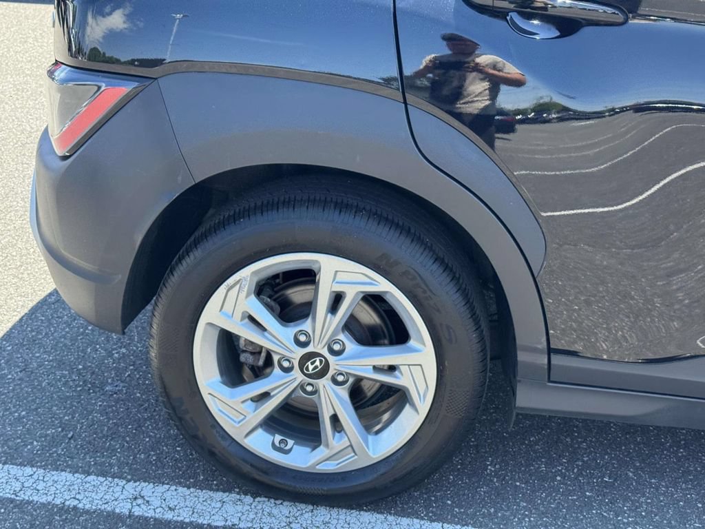 Used 2023 Hyundai Kona SEL AWD/4WD image 5
