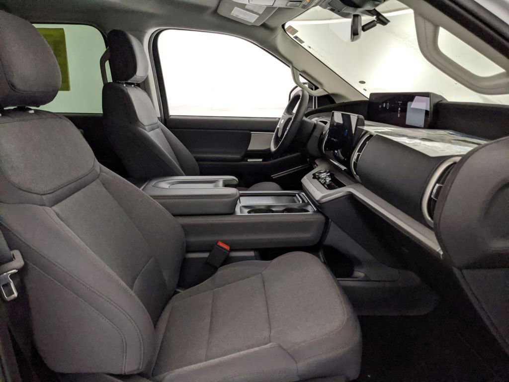 New 2025 Ford Expedition Active image 26